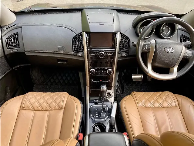 Used Mahindra XUV500 W11 AT in Delhi