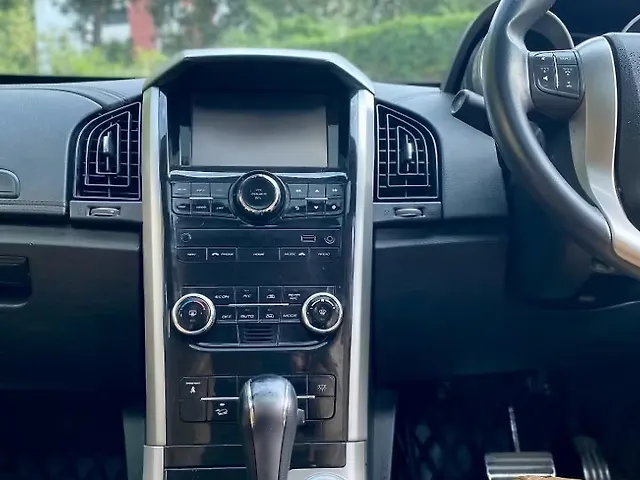 Used Mahindra XUV500 W11 AT in Delhi