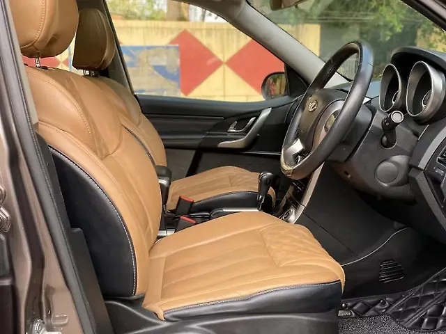 Used Mahindra XUV500 W11 AT in Delhi