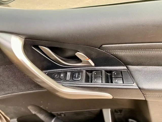 Used Mahindra XUV500 W11 AT in Delhi