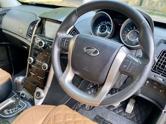 Used Mahindra XUV500 W11 AT in Delhi