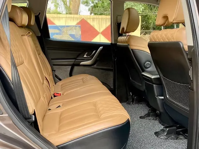 Used Mahindra XUV500 W11 AT in Delhi