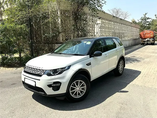 Used 2019 Land Rover Discovery in Delhi