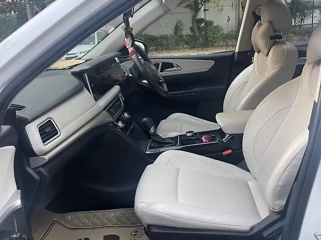 Used Mahindra XUV700 AX 7 Diesel  AT Luxury Pack 7 STR [2021] in Delhi