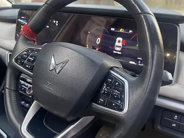 Used Mahindra XUV700 AX 7 Diesel  AT Luxury Pack 7 STR [2021] in Delhi