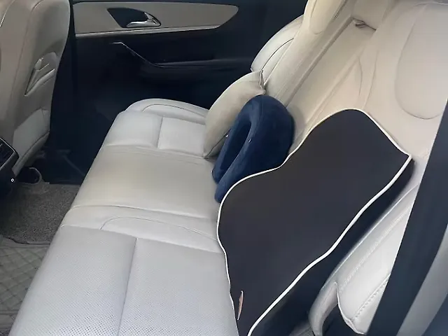 Used Mahindra XUV700 AX 7 Diesel  AT Luxury Pack 7 STR [2021] in Delhi