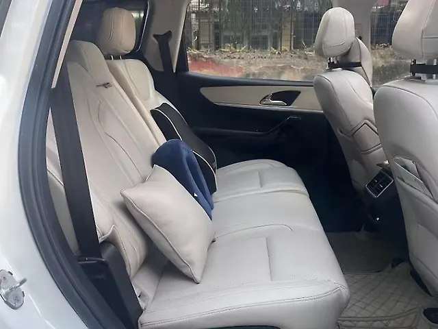 Used Mahindra XUV700 AX 7 Diesel  AT Luxury Pack 7 STR [2021] in Delhi