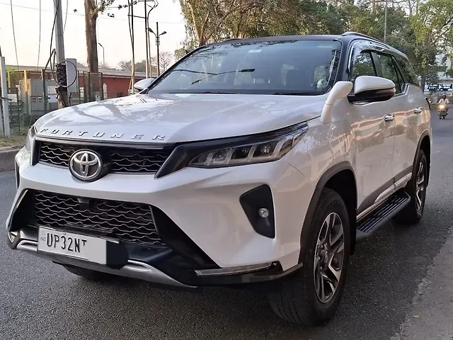 Used Toyota Fortuner 4X4 AT 2.8 Legender in Lucknow