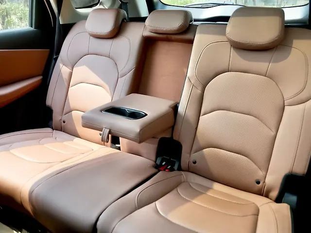 Used MG Hector Plus Savvy Pro 1.5 Turbo Petrol CVT 7 STR in Delhi