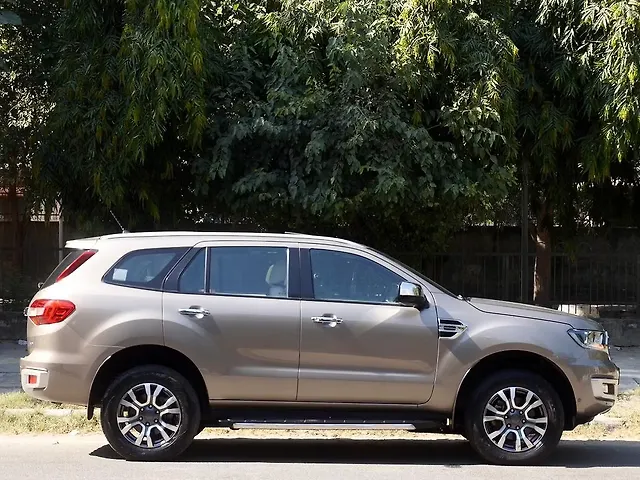 Used Ford Endeavour Titanium Plus 2.0 4x4 AT in Delhi