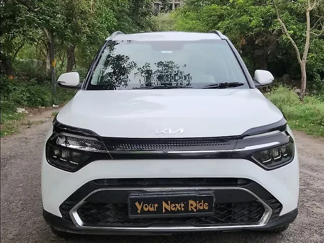 Used 2022 Kia Carens in Delhi