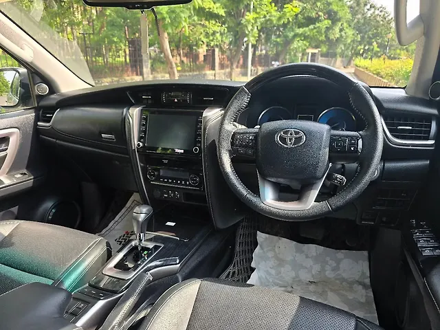 Used Toyota Fortuner 4X2 AT 2.8 Diesel in Mumbai