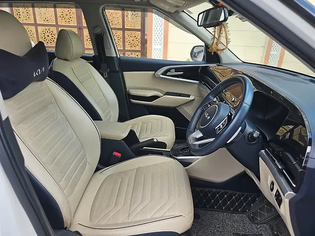 Used Kia Carens [2022-2023] Luxury Plus 1.5 Diesel AT 6 STR in Hyderabad