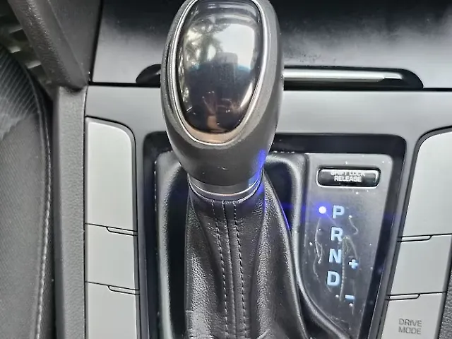 Used Hyundai Elantra [2016-2019] 2.0 SX AT in Kolkata