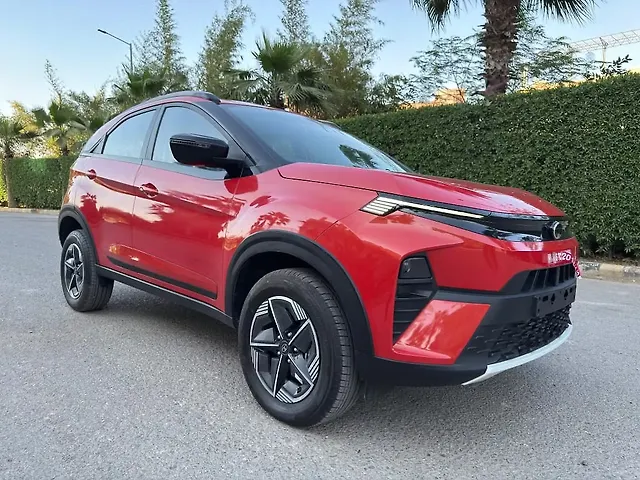 Used Tata Nexon Creative Plus 1.2 Petrol 6AMT [2023-2025] in Delhi