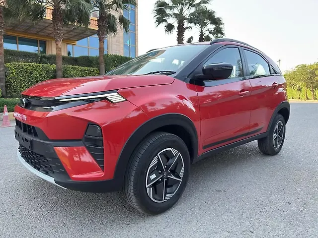 Used Tata Nexon Creative Plus 1.2 Petrol 6AMT [2023-2025] in Delhi