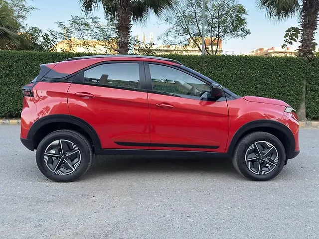 Used Tata Nexon Creative Plus 1.2 Petrol 6AMT [2023-2025] in Delhi