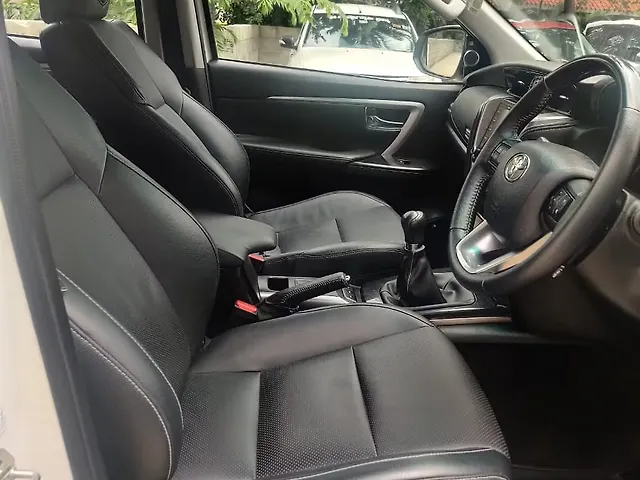 Used Toyota Urban Cruiser Hyryder V NeoDrive [2023-2025] in Bangalore