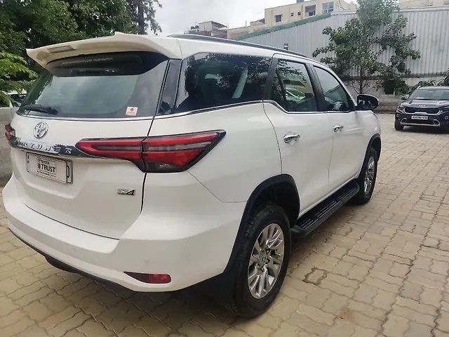 Used Toyota Urban Cruiser Hyryder V NeoDrive [2023-2025] in Bangalore