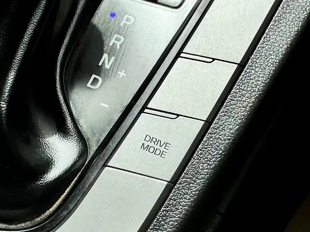 Used Hyundai Elantra SX 2.0 AT in Delhi