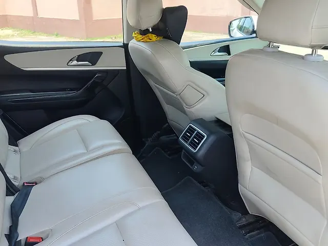 Used Mahindra XUV700 AX 7 Diesel MT Luxury Pack 7 STR [2021] in Lucknow