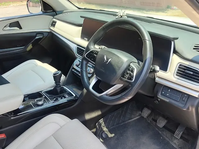 Used Mahindra XUV700 AX 7 Diesel MT Luxury Pack 7 STR [2021] in Lucknow