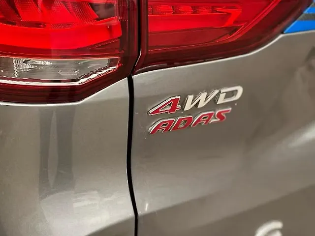 Used MG Gloster Savvy 7 STR 2.0 Twin Turbo 4WD [2022-2023] in Delhi