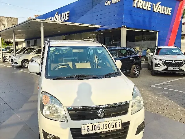 Used 2016 Maruti Suzuki Wagon R in Surat