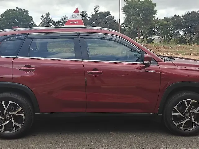 Used Toyota Urban Cruiser Hyryder V Hybrid [2022-2023] in Bangalore