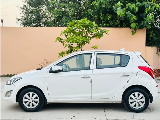 Used Hyundai i20 [2010-2012] Asta 1.4 CRDI in Vadodara