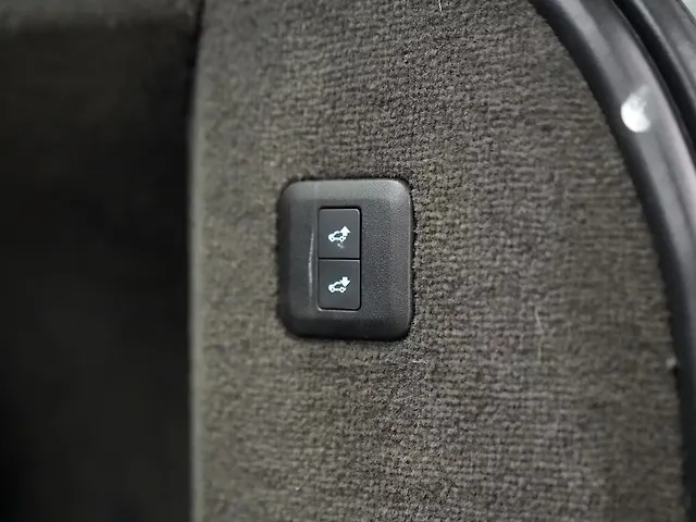 Used Land Rover Range Rover Sport [2018-2022] SE 3.0 Diesel [2018-2020] in Kolkata