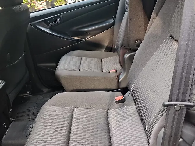 Used Toyota Innova Crysta [2016-2020] 2.4 G 7 STR [2016-2017] in Mumbai