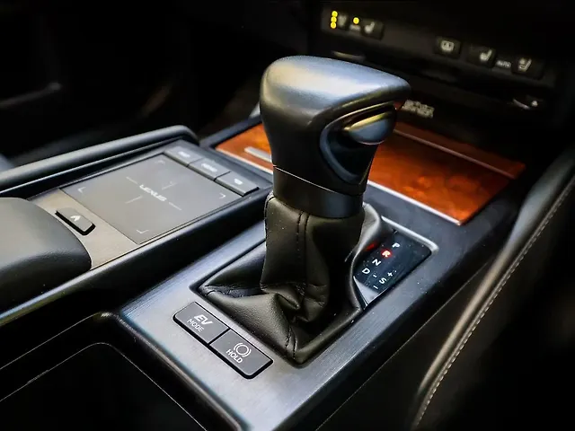 Used Lexus ES 300h Luxury in Delhi