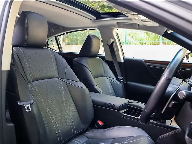 Used Lexus ES 300h Luxury in Delhi