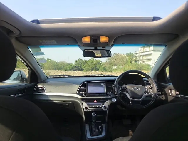 Used Hyundai Elantra SX 2.0 AT in Mumbai
