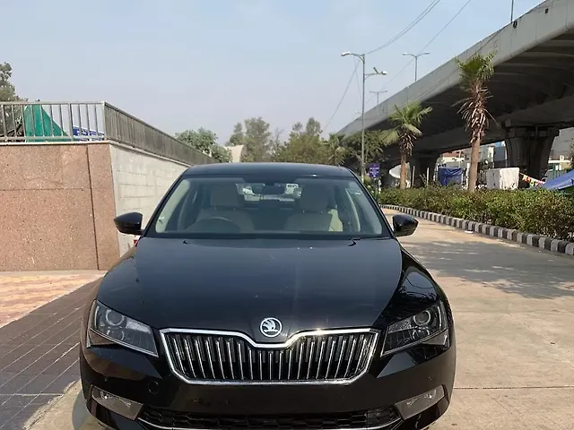 Used 2017 Skoda Superb in Delhi