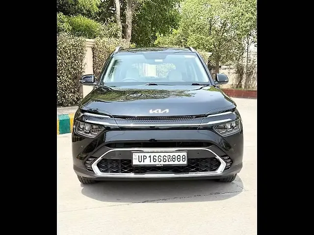 Used 2022 Kia Carens in Delhi