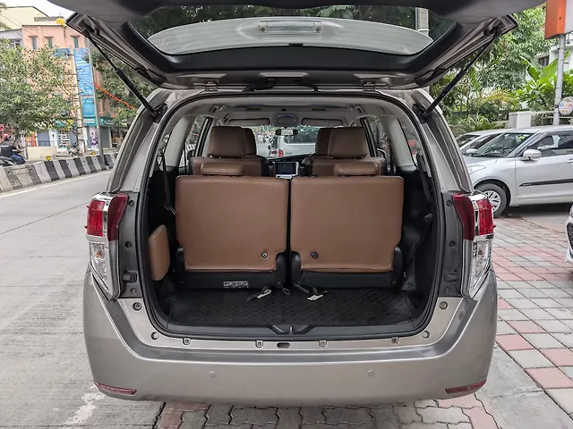 Used Toyota Innova Crysta [2016-2020] 2.4 V Diesel in Bangalore
