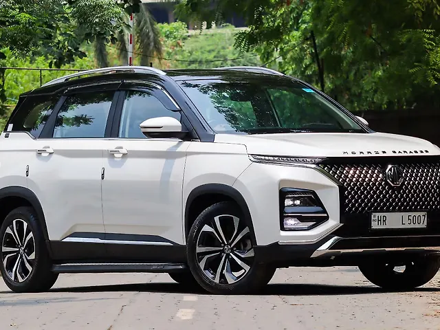 Used 2023 MG Hector Plus in Delhi