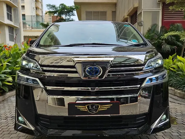 Used 2021 Toyota Vellfire in Mumbai