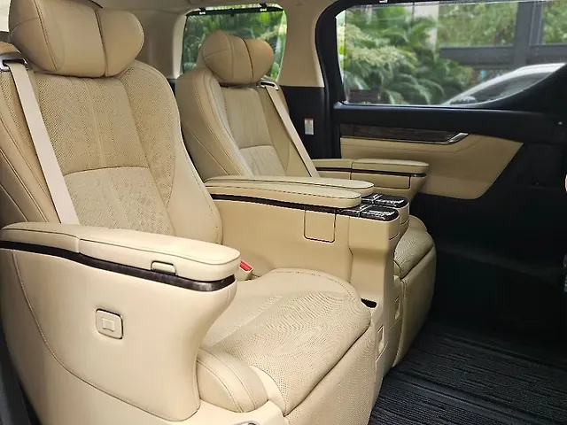 Used Toyota Vellfire [2020-2023] Hybrid in Mumbai