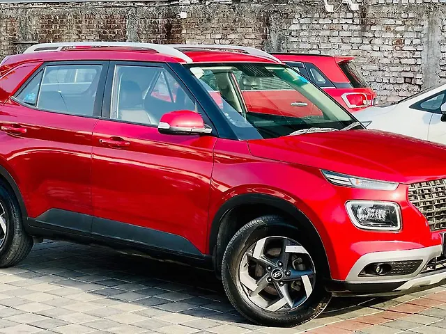 Used 2020 Hyundai Venue in Surat