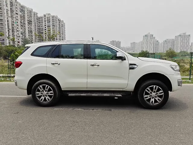 Used Ford Endeavour [2016-2019] Titanium 2.2 4x2 AT [2016-2018] in Noida