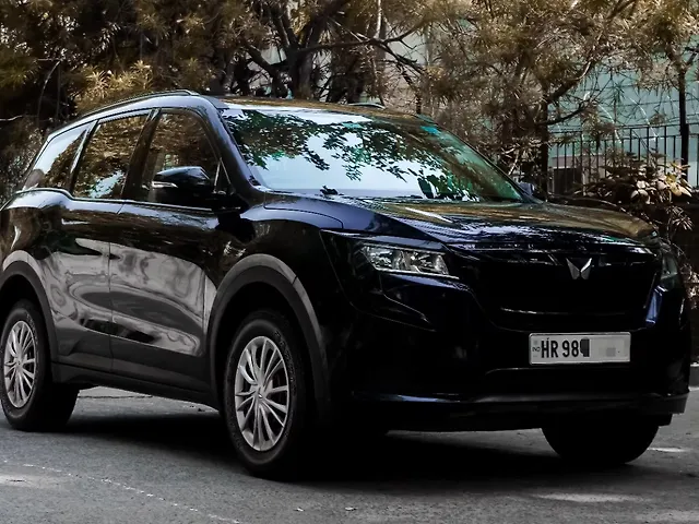Used Mahindra XUV700 MX Petrol MT 5 STR [2021] in Delhi