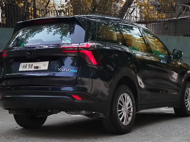 Used Mahindra XUV700 MX Petrol MT 5 STR [2021] in Delhi