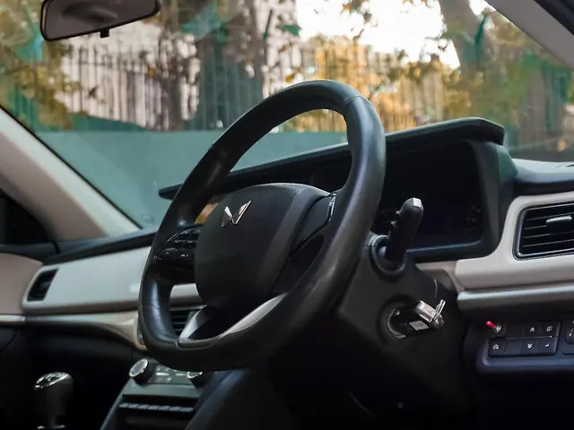 Used Mahindra XUV700 MX Petrol MT 5 STR [2021] in Delhi