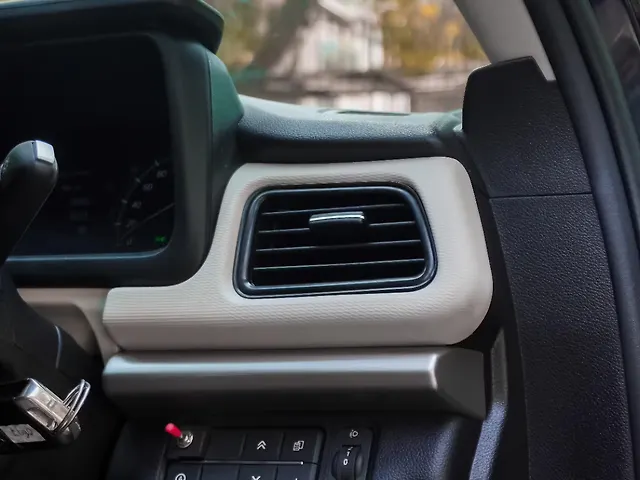 Used Mahindra XUV700 MX Petrol MT 5 STR [2021] in Delhi