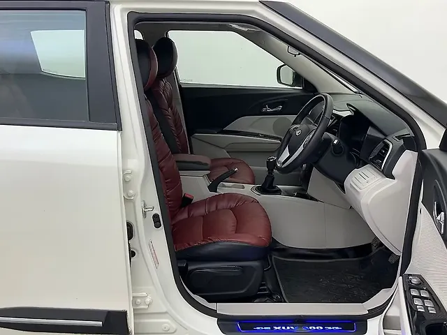 Used Mahindra XUV300 [2019-2024] W8 1.5 Diesel [2020] in Ahmedabad