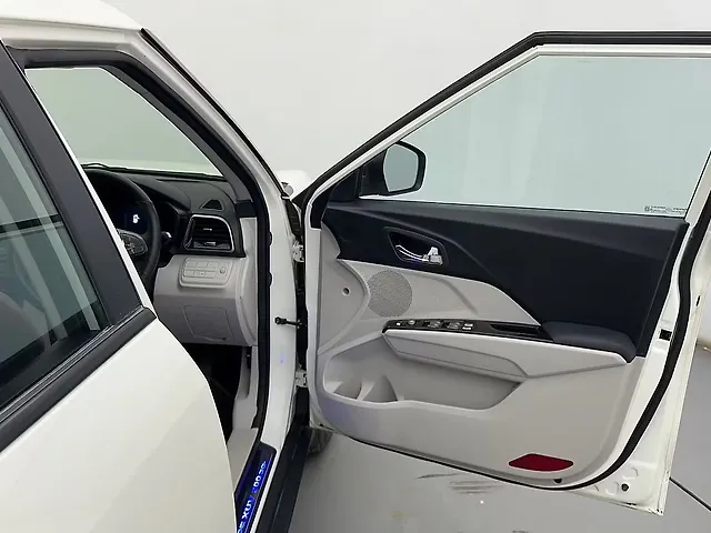 Used Mahindra XUV300 [2019-2024] W8 1.5 Diesel [2020] in Ahmedabad
