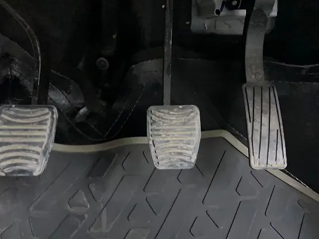 Used Mahindra XUV300 [2019-2024] W8 1.5 Diesel [2020] in Ahmedabad